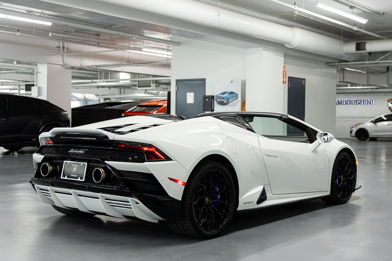 Used 2024 Lamborghini Huracan EVO AWD/4WD image 10