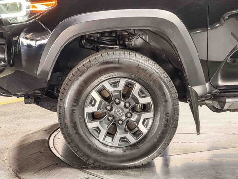 Certified 2023 Toyota Tacoma TRD Off-Road AWD/4WD image 10