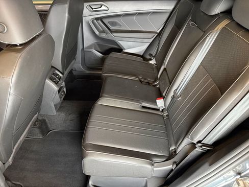Used 2023 Volkswagen Tiguan SE AWD/4WD image 21