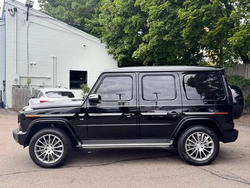 Used 2022 Mercedes-Benz G 550 image 3