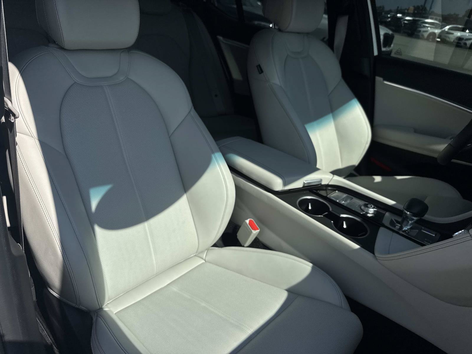 Used 2025 Genesis G70 2.5T RWD image 12
