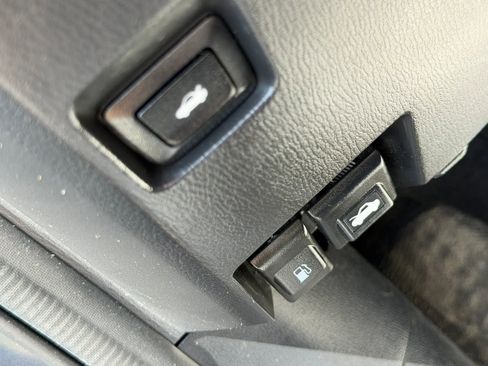 Used 2016 MAZDA MAZDA3 i Sport image 36