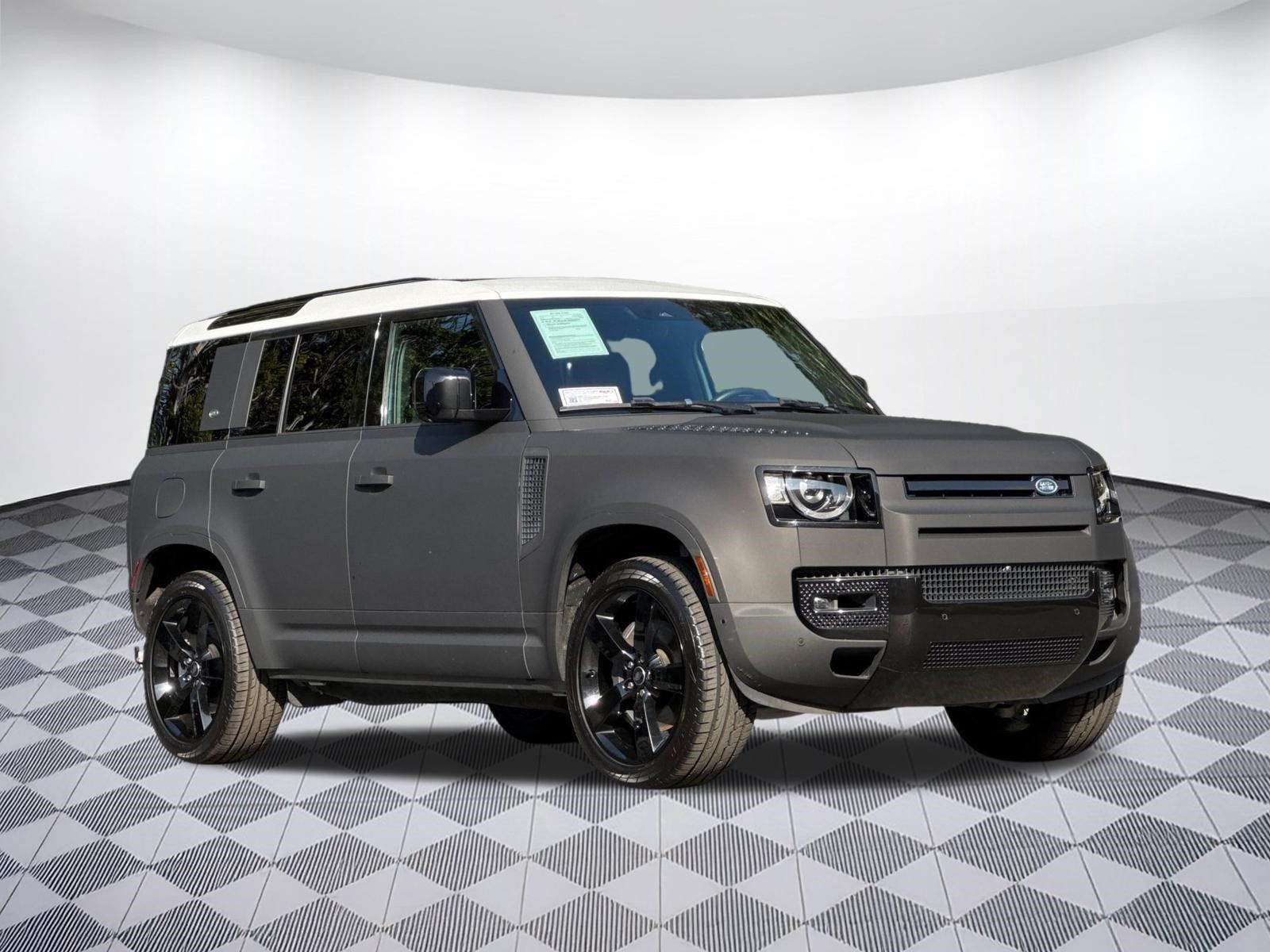 Used 2024 Land Rover Defender 110 X-Dynamic SE AWD/4WD image 7