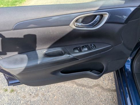 Used 2018 Nissan Sentra SR image 21