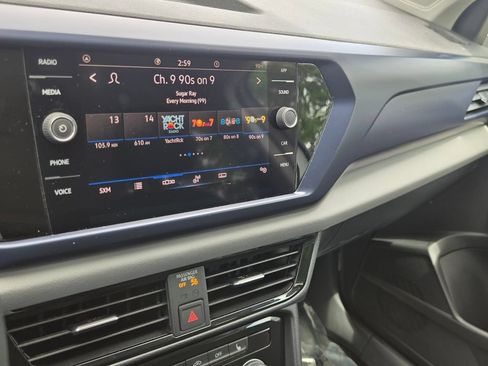 Certified 2023 Volkswagen Taos SE FWD image 20