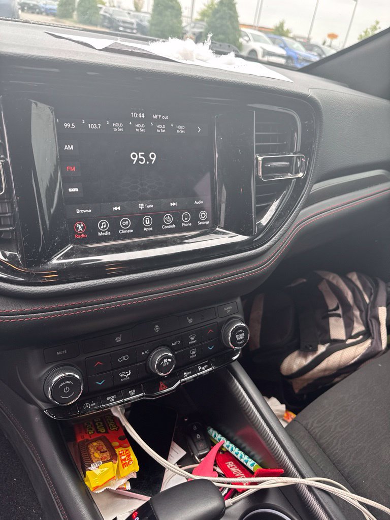 Used 2024 Dodge Durango GT AWD/4WD image 2
