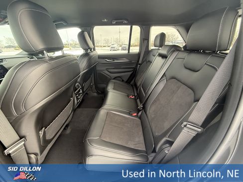 Used 2025 Jeep Grand Cherokee Altitude image 20