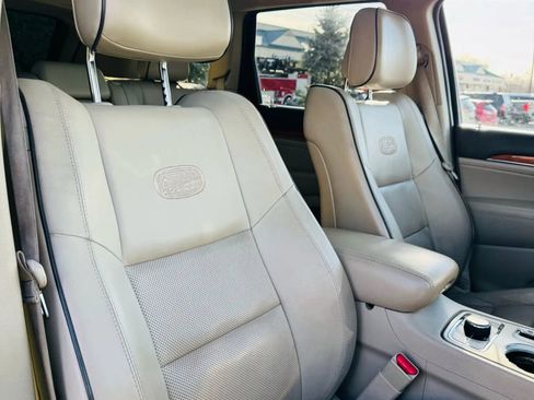 Used 2013 Jeep Grand Cherokee Overland image 17