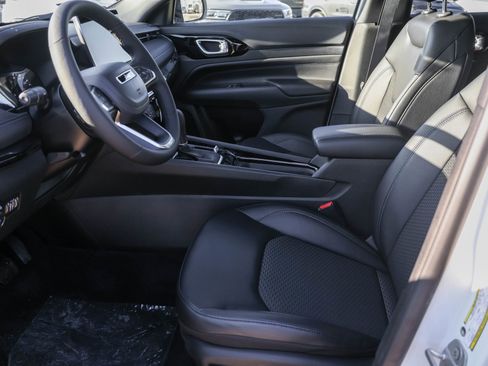 New 2026 Jeep Compass Latitude AWD/4WD image 4