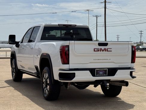Used 2025 GMC Sierra 2500 Denali w/ Denali Reserve Package AWD/4WD image 6