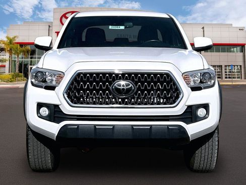 Used 2019 Toyota Tacoma TRD Off-Road image 3