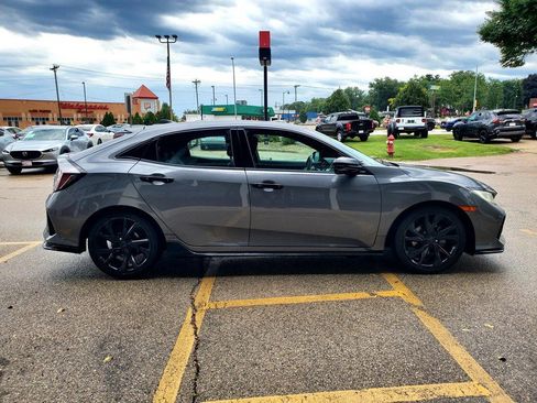 Used 2018 Honda Civic Sport Touring image 4