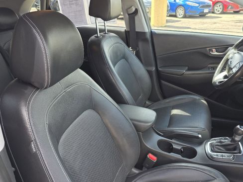Used 2019 Hyundai Kona Limited FWD image 28