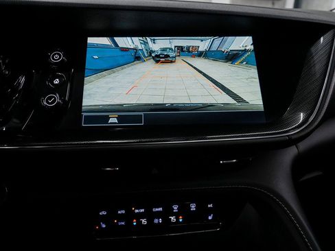 Used 2023 Buick Envision Essence w/ Sport Touring Package image 18