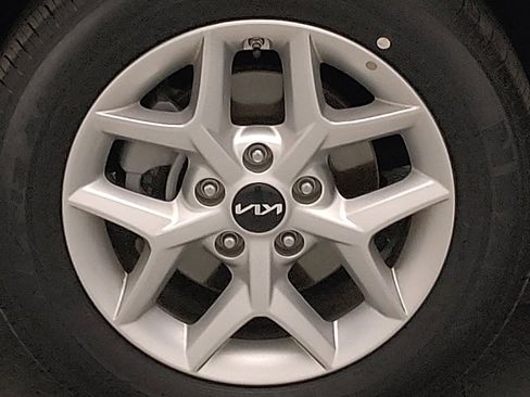 Used 2025 Kia Soul LX w/ LX Technology Package image 31