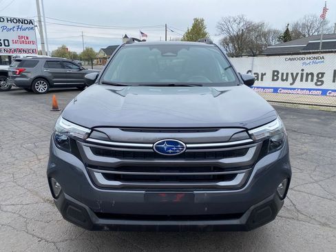 Used 2025 Subaru Forester Premium AWD/4WD image 8