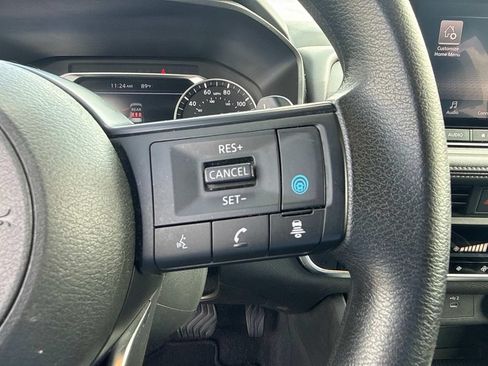 Used 2024 Nissan Rogue SV FWD image 28