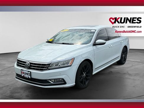 Used 2017 Volkswagen Passat 1.8T SE FWD image 5