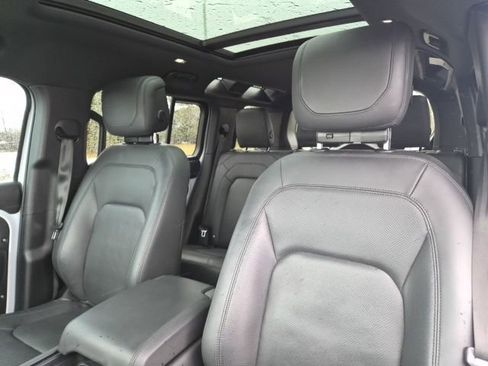 Used 2023 Land Rover Defender 110 V8 image 17