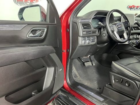 Used 2022 GMC Yukon SLT w/ SLT Luxury Package image 23