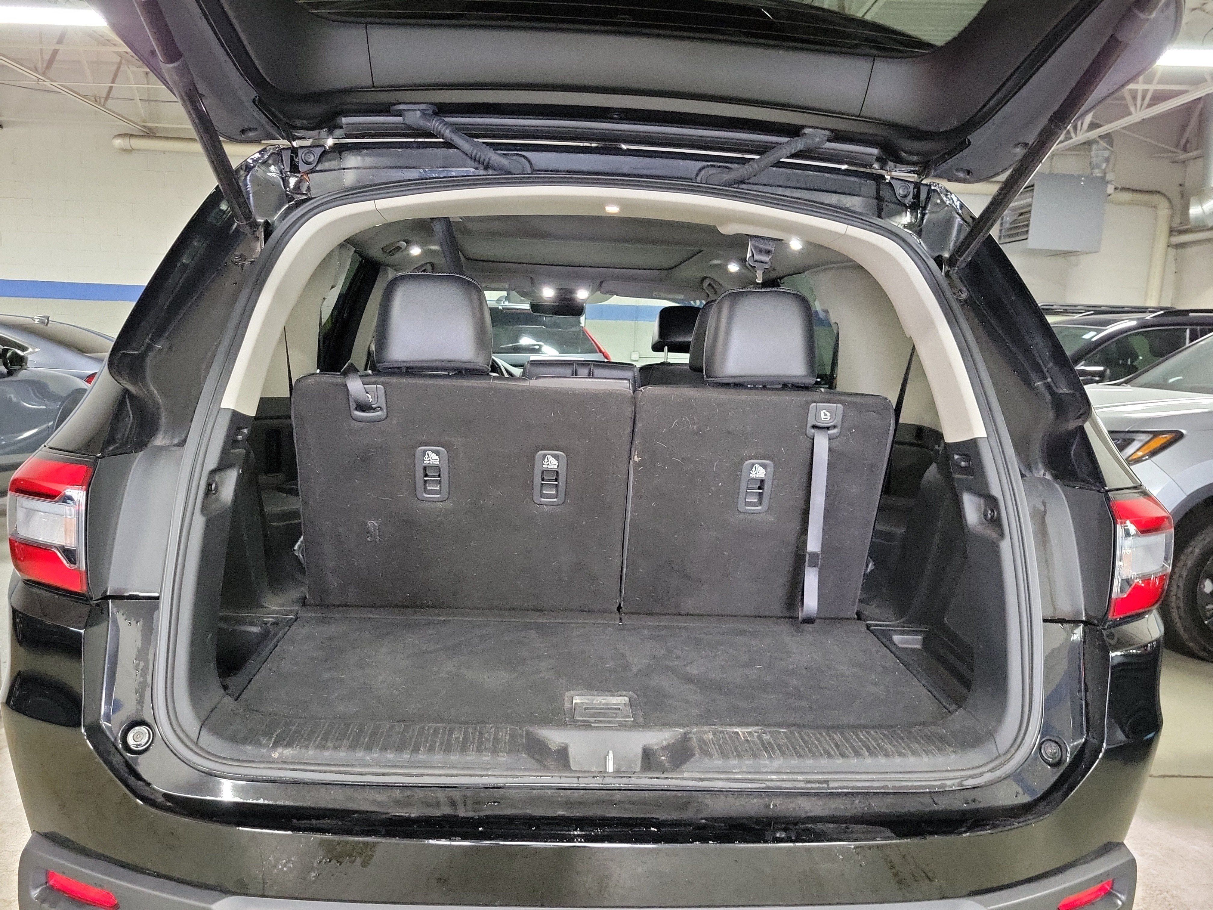Certified 2024 Honda Pilot Touring image 9