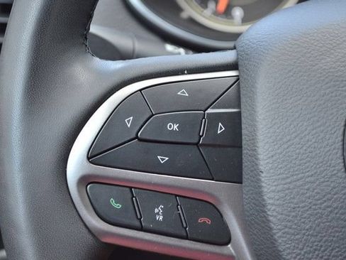 Used 2021 Jeep Cherokee Latitude Lux AWD/4WD image 17