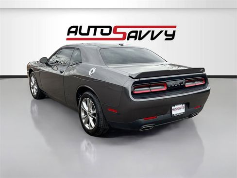 Used 2022 Dodge Challenger SXT w/ Driver Convenience Group image 5