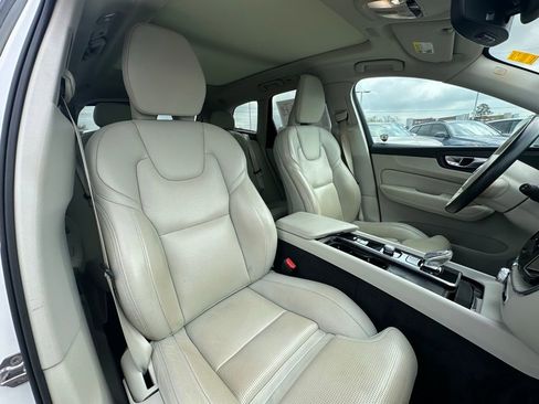 Used 2022 Volvo XC60 B5 Inscription w/ Advanced Package image 30