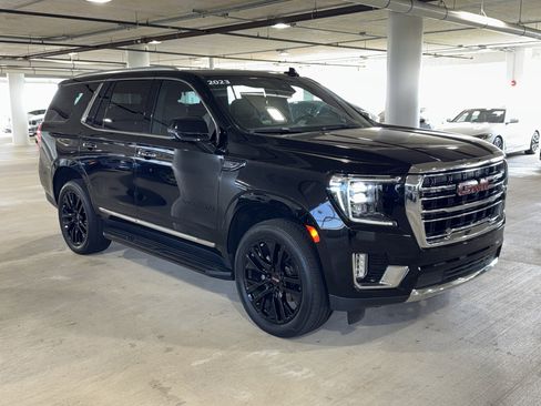 Used 2023 GMC Yukon SLT w/ SLT Premium Package AWD/4WD image 1