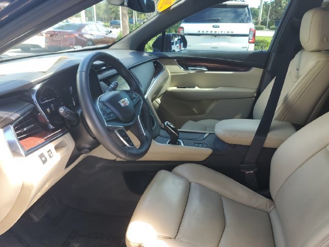 Certified 2017 Cadillac XT5 Luxury w/ Driver Awareness Package AWD/4WD image 22