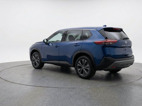 Used 2025 Nissan Rogue SV AWD/4WD image 6