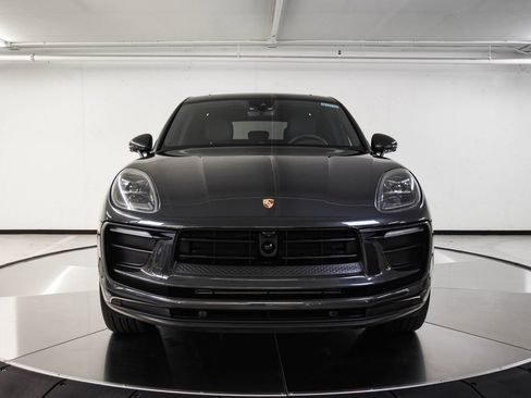 Certified 2025 Porsche Macan image 10
