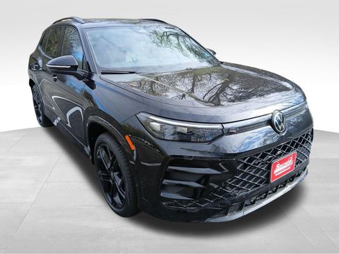New 2026 Volkswagen Tiguan SE R-Line FWD image 7