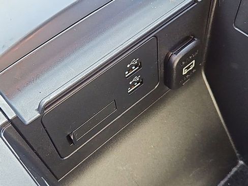 Used 2023 MAZDA MAZDA3 s image 15