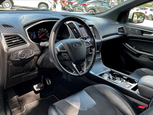 Used 2020 Ford Edge ST image 17