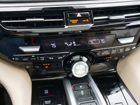 Used 2024 Acura MDX SH-AWD w/ Advance Package image 23