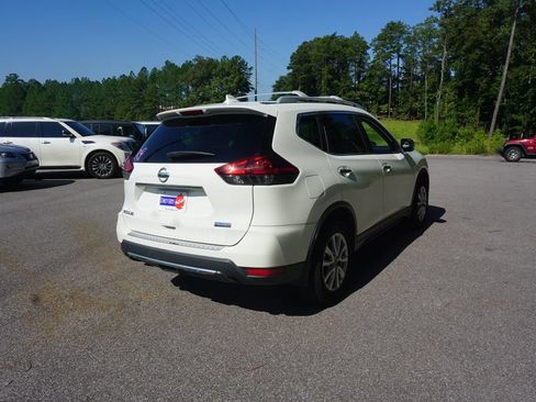 Used 2019 Nissan Rogue S w/ Special Edition Package FWD image 18