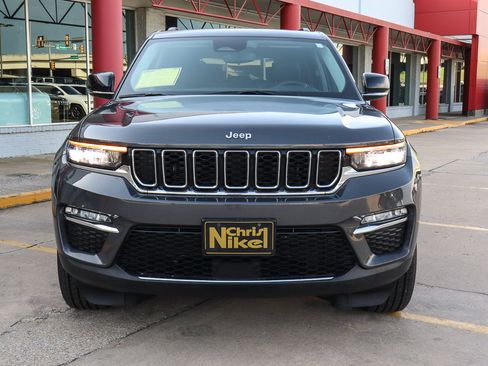 Used 2023 Jeep Grand Cherokee Limited image 3