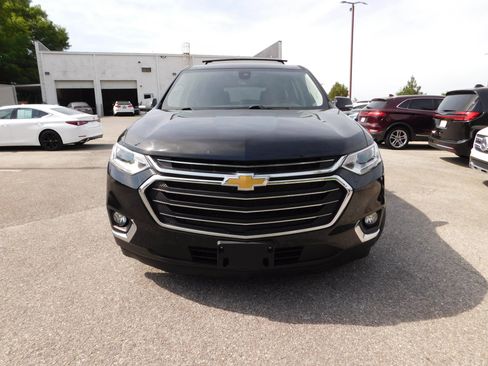 Used 2020 Chevrolet Traverse LT w/ Driver Confidence II Package AWD/4WD image 3