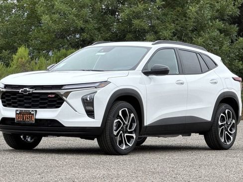 New 2026 Chevrolet Trax RS w/ Sunroof Package FWD image 8