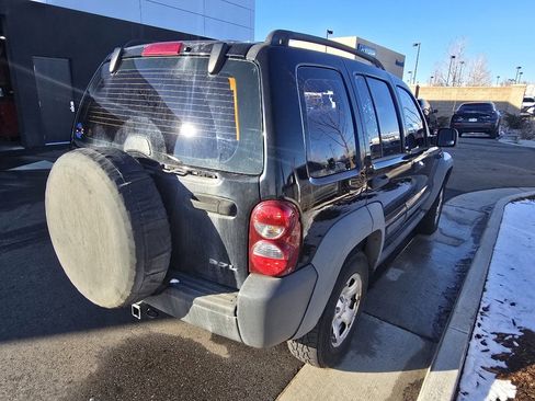 Used 2007 Jeep Liberty Sport image 16