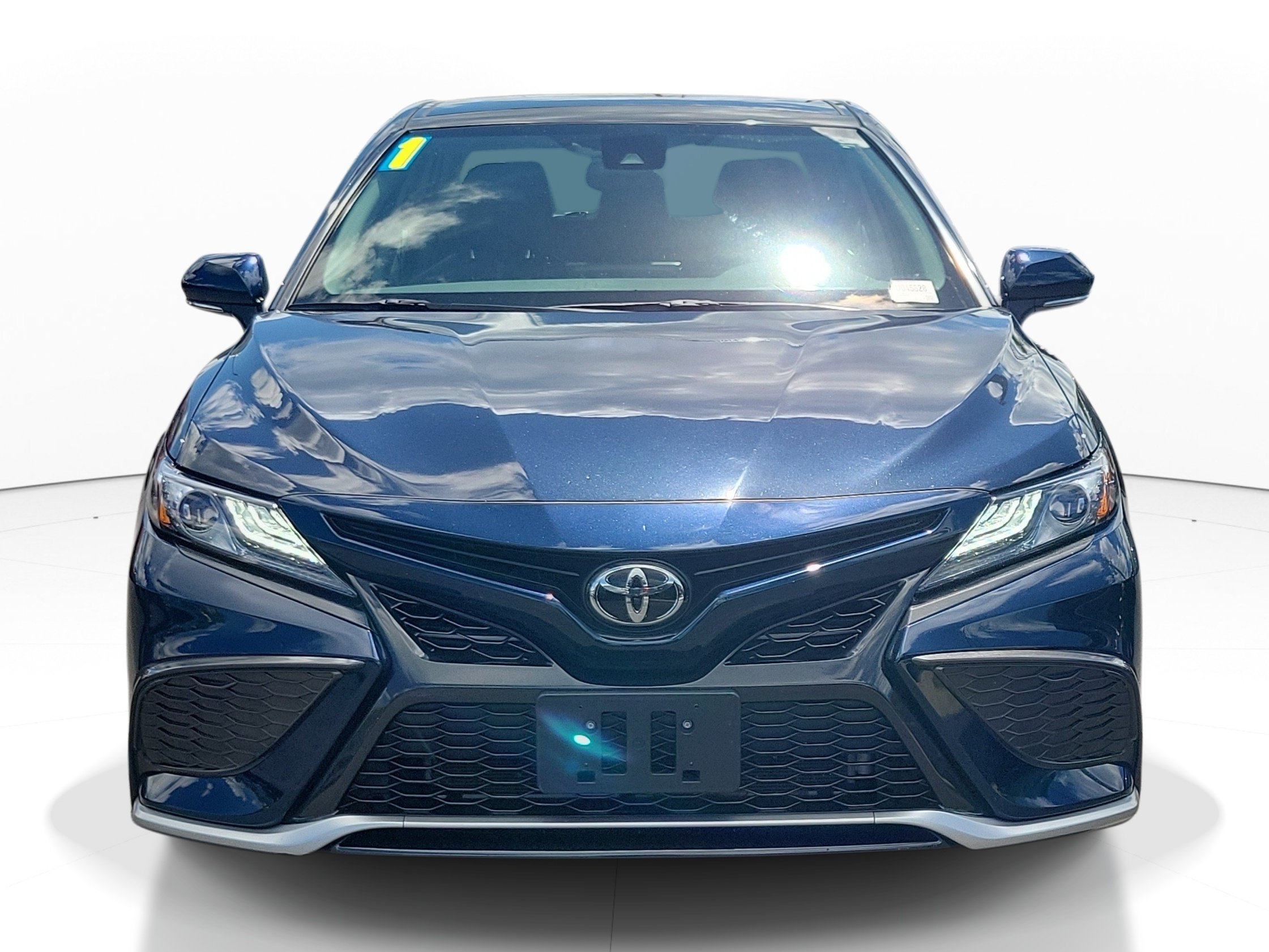 Used 2021 Toyota Camry XSE AWD/4WD image 2