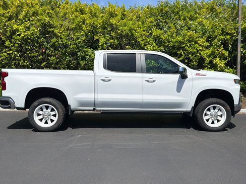 Used 2021 Chevrolet Silverado 1500 LT w/ Z71 Off-Road Package AWD/4WD image 3