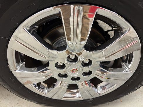 Used 2015 Cadillac SRX Luxury image 35