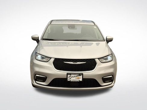 Used 2023 Chrysler Pacifica Touring-L FWD image 10