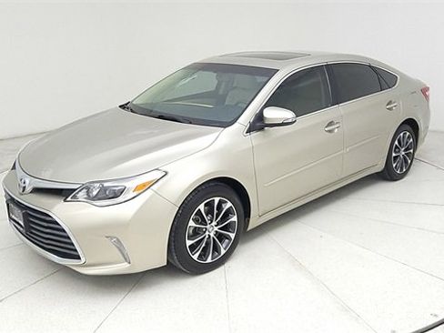 Used 2016 Toyota Avalon XLE Premium image 1