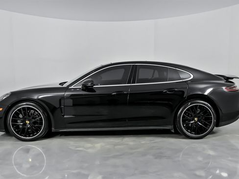 Used 2018 Porsche Panamera 4S image 8