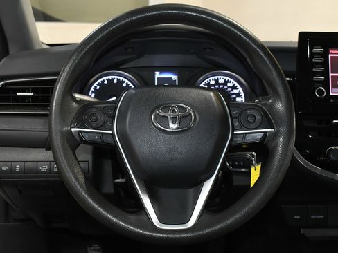 Used 2021 Toyota Camry LE image 23