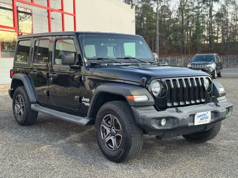 Used 2018 Jeep Wrangler Unlimited Sport S AWD/4WD image 7