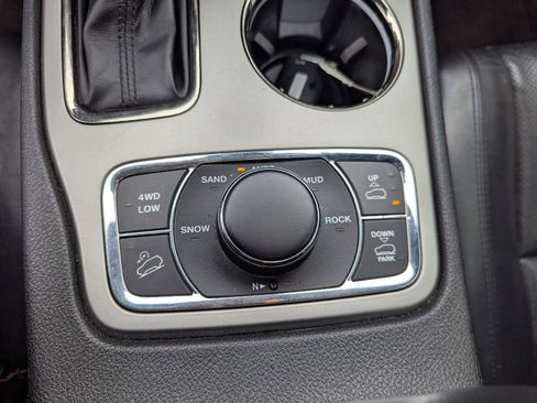 Used 2018 Jeep Grand Cherokee High Altitude AWD/4WD image 15